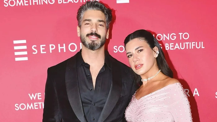 Şükrü Özyıldız ve sevgilisi Sibil Çetinkaya evlilik sorusunu duyunca bakın ne yaptı?