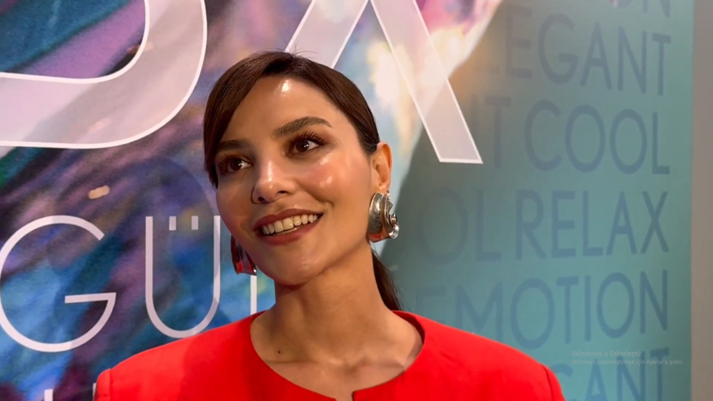 Hazal Filiz Küçükköse’den Bahar dizisi oyuncularına övgü dolu sözler!