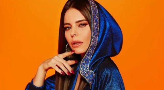 Simge’den Yeni Şarkı: Bu Yaz Herkes Deliler Gibi Dans Edecek