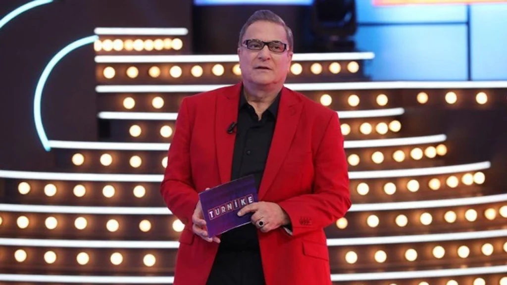 Mehmet Ali Erbil Yine Gündemde: Yeni Aşkı 22 Yaşındaki Nevide Çiçek ile Gecelerde!