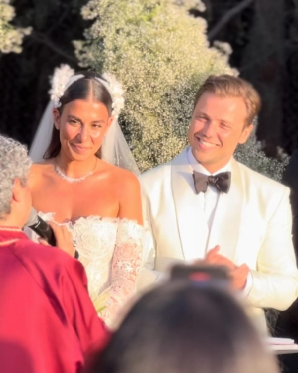 Tolga Sarıtaş ile Zeynep Mayruk’un Mutlu Günü!