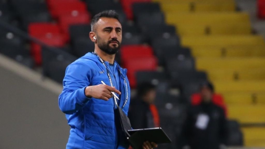 Selçuk Şahin Çeşme’de Romantik Anlar Yaşıyor