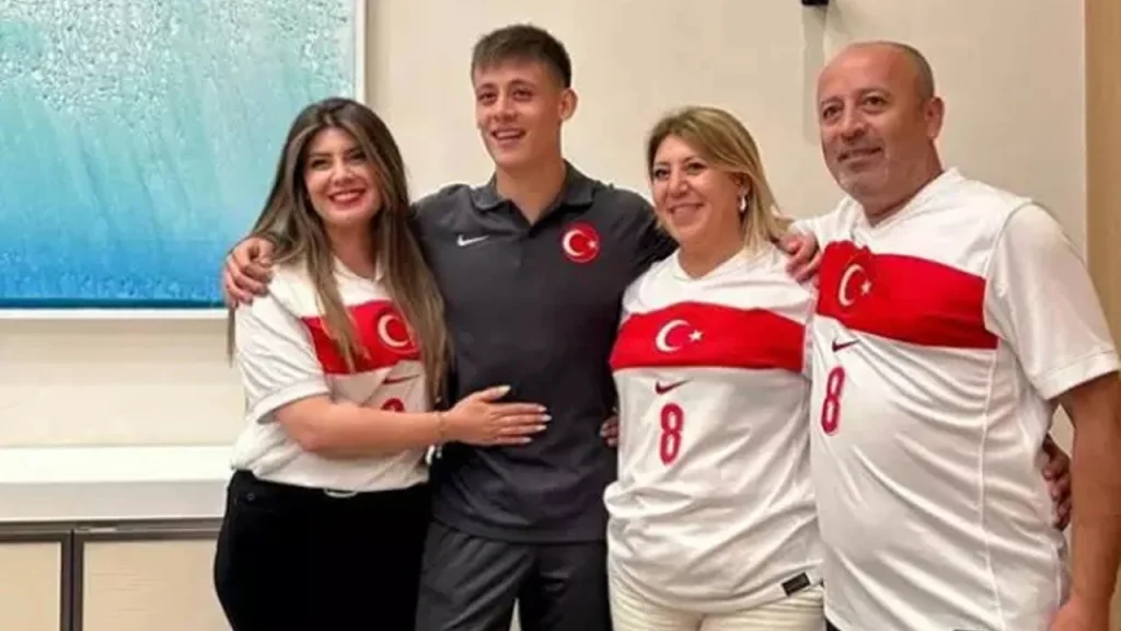 Milli Futbolcu Arda Güler Ailesiyle Bodrum’da! Sosyal Medyada Beğeni Yağdı