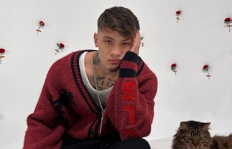 Skandal: Rapçi Çakal’ın İlkokul Konserinde Cinsel İçerikli Şarkılar Söylemesi Üzerine Valilik Soruşturma Başlattı!