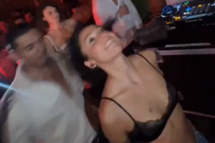 Zeynep Bastık, Sevgilisinin Gözleri Önünde Baran Mengüç’le Dans Etti!