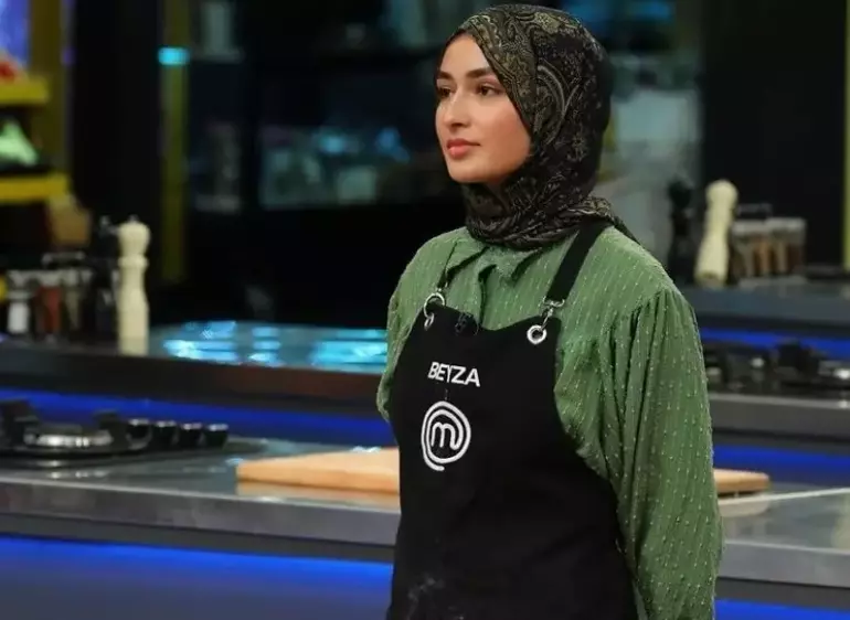 MasterChef’te Talihsiz Anlar: Beyza’nın Yüzüne Kızgın Yağ Döküldü