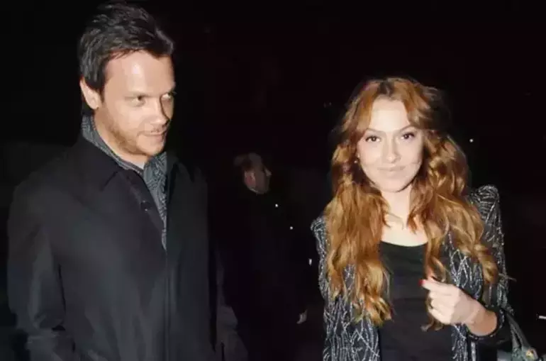 “Hadise’den Aldatılma İtirafı, Sinan Akçıl’dan Jet Yanıt: ‘Hakkım Helal Olsun'”