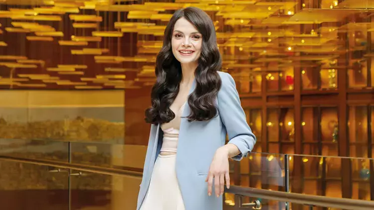 Uzak Şehir’in Alya’sı Sinem Ünsal’ın Kardeşi de Oyuncu Çıktı