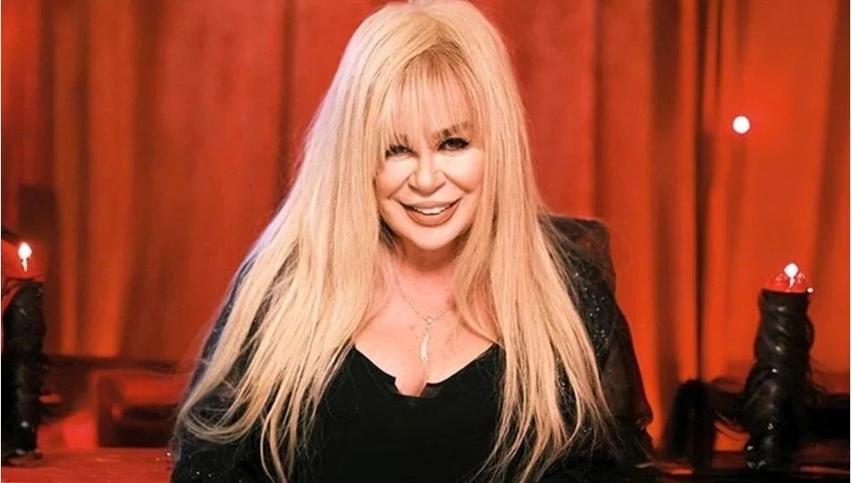 Cenazesinde “Little Girl Blue” Çalınacak!