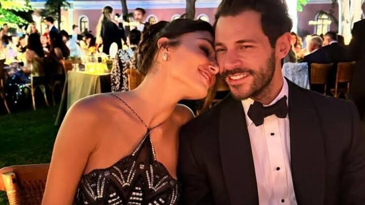 Ayrıldılar Haberlerine Fotoğraflı Yanıt!