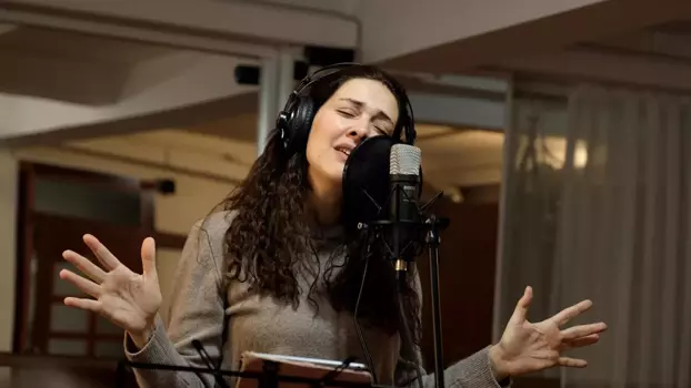 Bergüzar Korel’den Sürpriz!