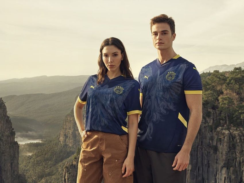 Pelin Uluksar ve Recep Usta, Fenerbahçe’nin Özel Formasını Tanıttı