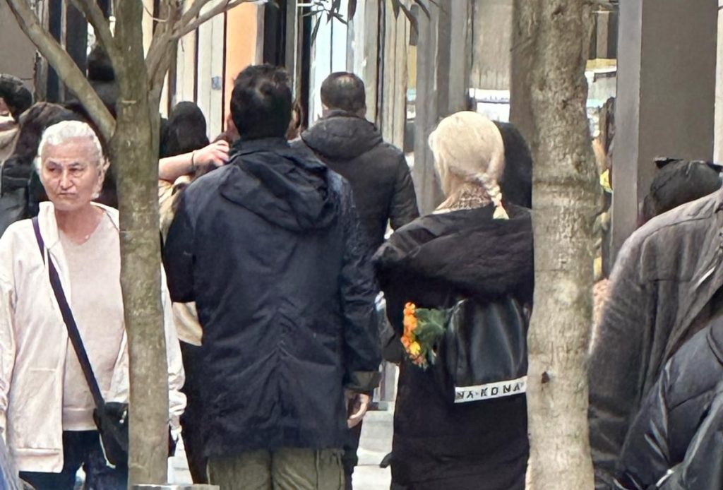 Ünlü isim “Sevgilim Değil” dedi kafalar karıştı