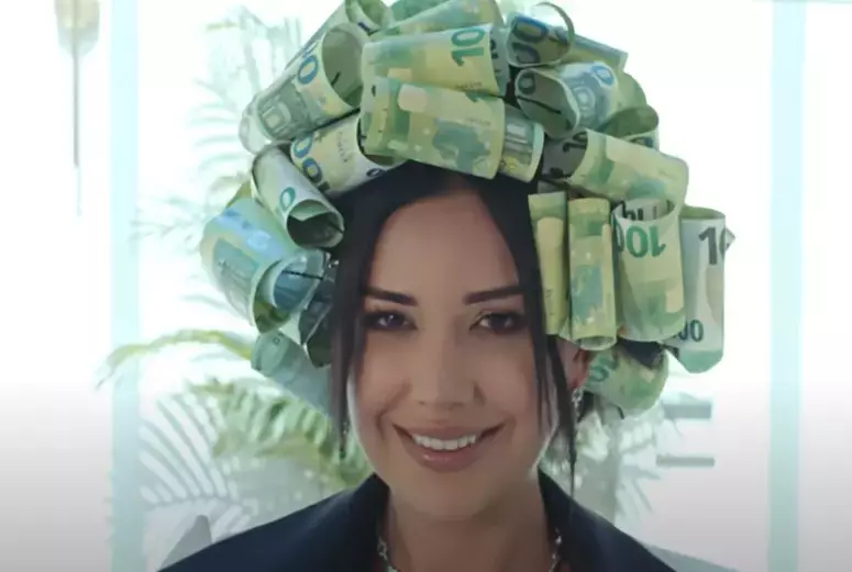 Dilan Polat Kimdir?