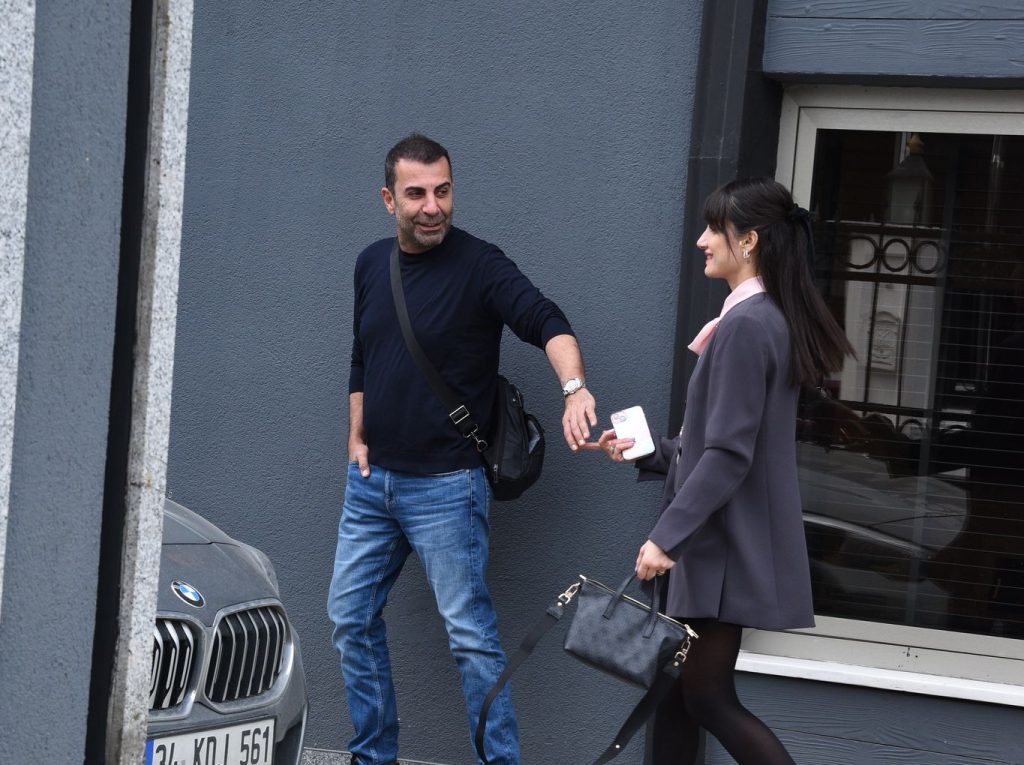 Emre Karayel’in Park Stresi! Basın Mensuplarını Görünce Şaşırdı