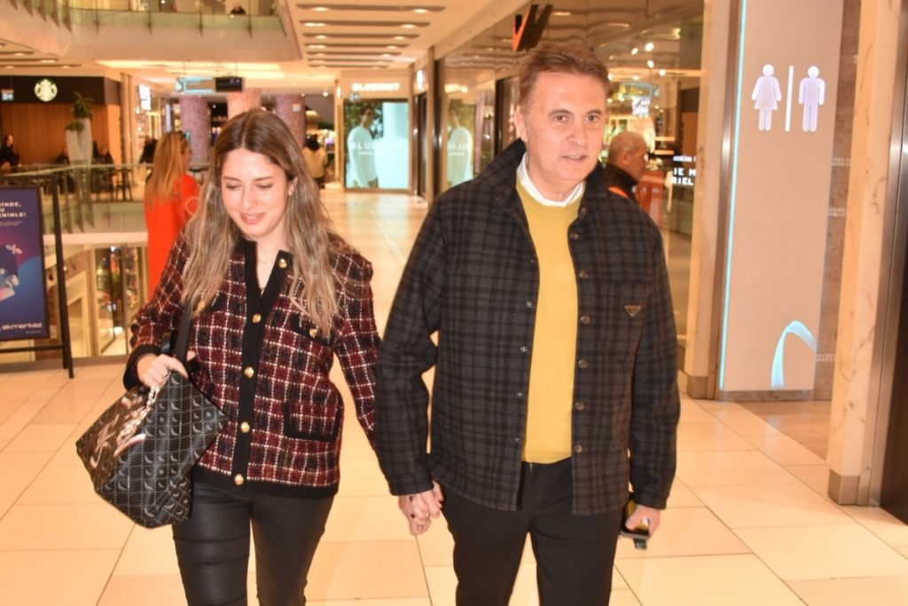 Fikret Orman ve Kızı Nazlı Alışverişte Objektiflere Yansıdı!
