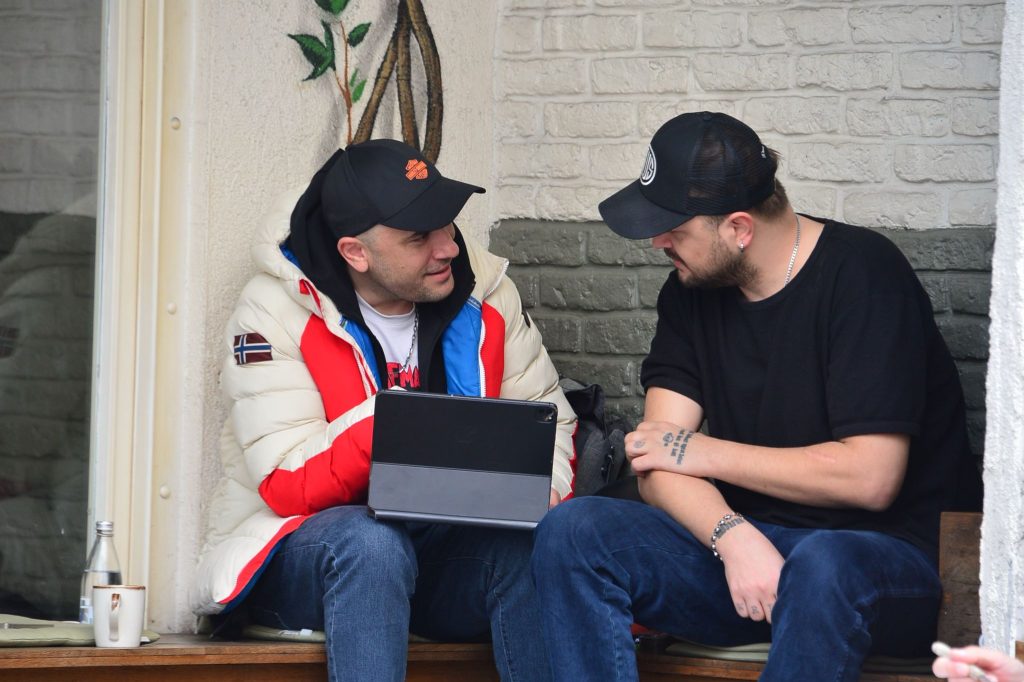 “Giray Altınok, Mekânda Çalışırken Objektiflere Yansıdı!”