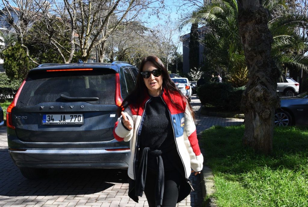 Gupse Özay’dan Sert Çıkış: “Okulu Öğrenmesinler!”