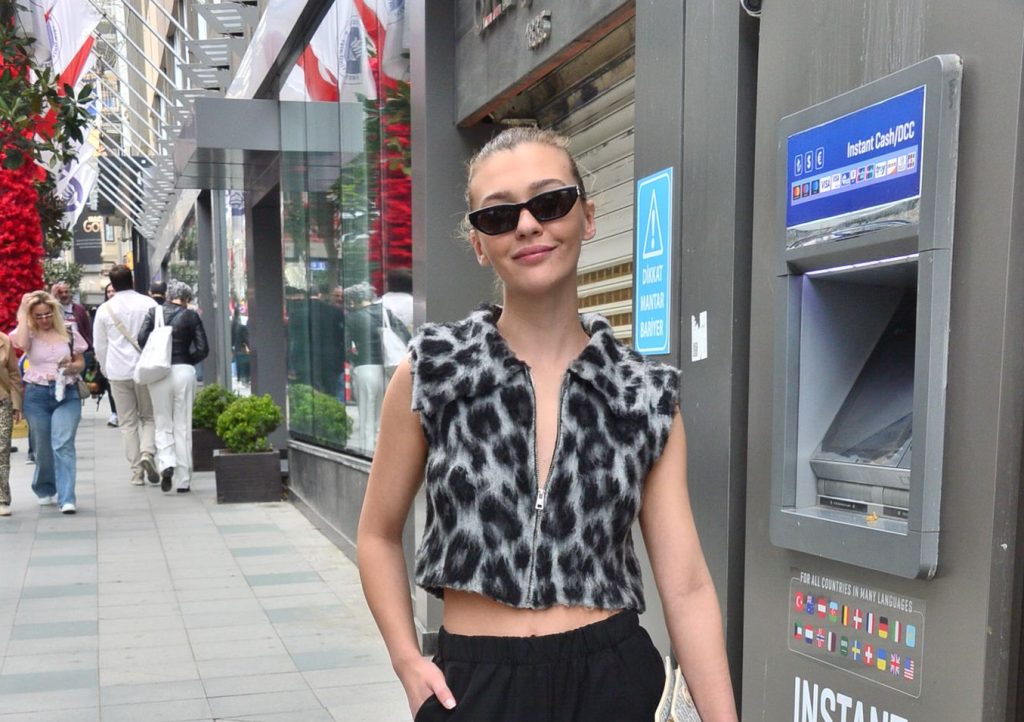 Melisa Döngel’den Dikkat Çeken Açıklamalar: ” Doğru Zamanı Bekliyorum”