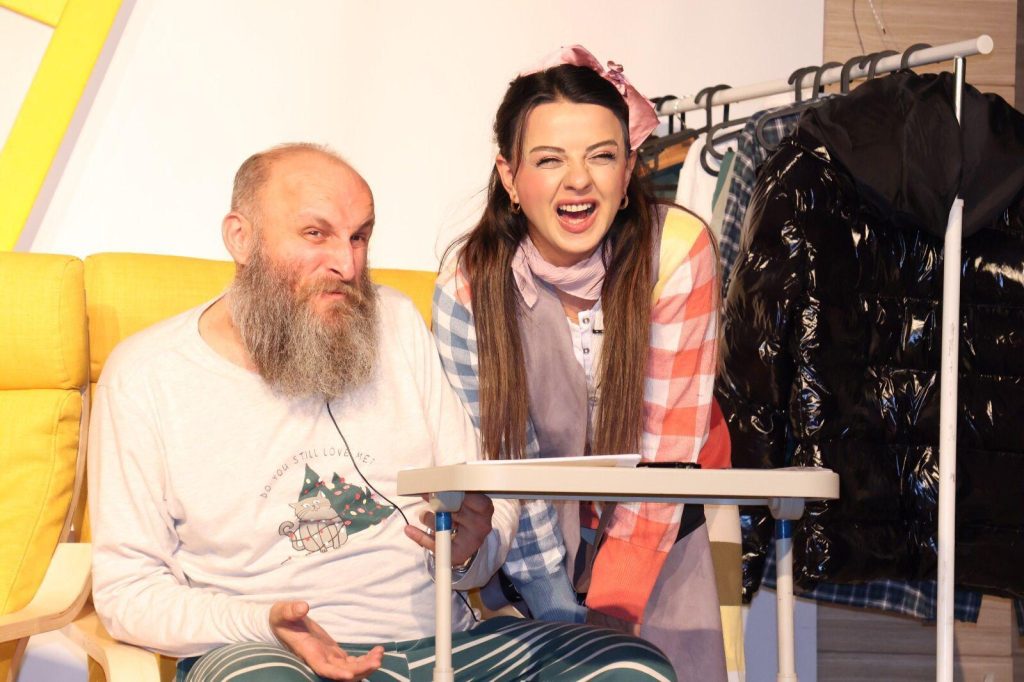 ‘Parça Tesirli Pazarlar’ Tiyatroseverlerle Buluştu