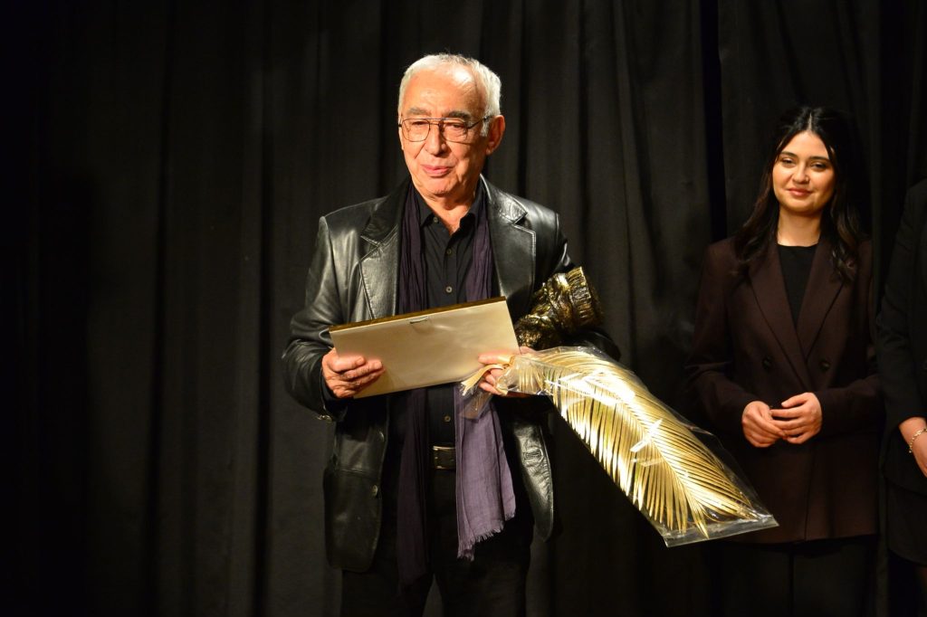 Şener Şen’e İsmail Dümbüllü Ödülü!