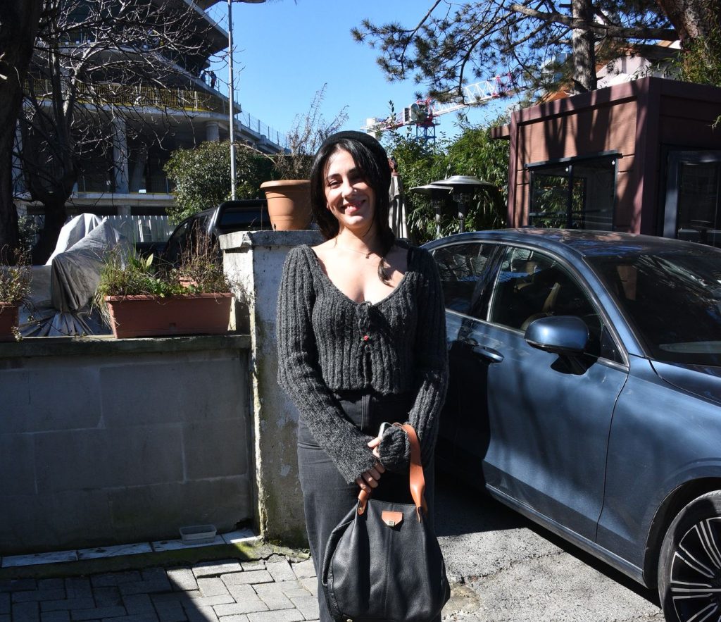 Hivda Zizan Alp’ten Sürpriz Açıklama: Önceliği Tiyatro mu, Kamera mı?