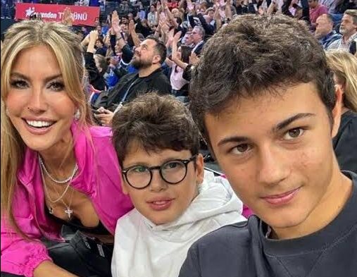 Çağla Şikel’in Son Paylaşımı Takipçilerini Şaşırttı! “İnşallah Oğlumun Arkadaşları Beni Takip Etmiyordur…”