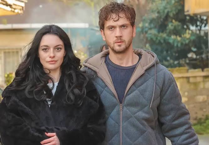 Melis Sezen’den Aşk İddialarına Yanıt