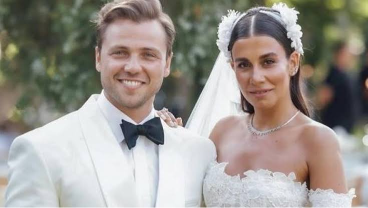 Tolga Sarıtaş ve Zeynep Mayruk’tan Müjdeli Haber: Bebekleri Erkek Olacak!