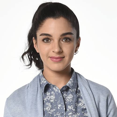 Begüm Akkaya’dan “Rüzgâra Bırak” Ekibine Övgü: “Ekran Uyumu Kusursuz!”