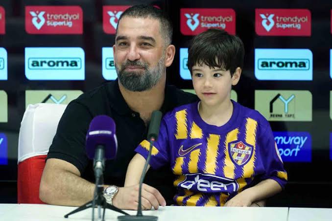 Arda Turan’dan Duygusal Veda: Eyüpspor Defteri Kapandı