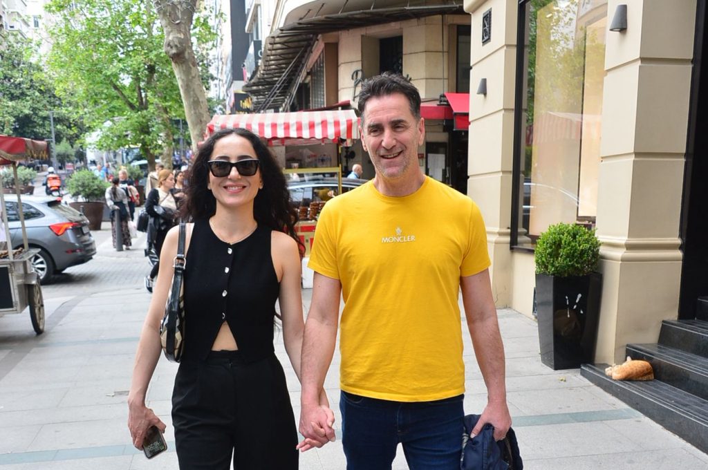 Bekir Aksoy’un Oğlu Asil, Sanatla Büyüyor: Şimdi de Kore’den Teklif Aldı!