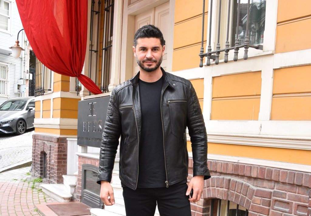 Ünlü Oyuncu Berk Oktay Deprem Anında Yaşadıklarını Anlattı