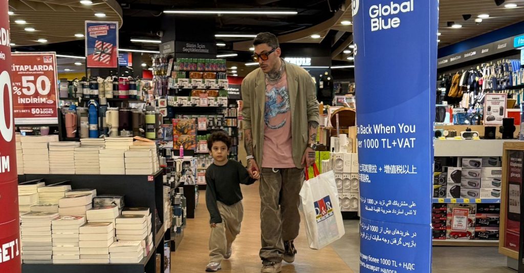 Can Bonomo ve Oğlu Roman’dan Eğlenceli Alışveriş Turu!