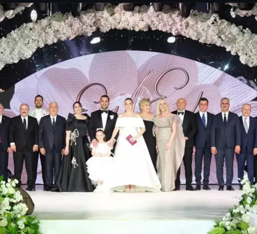 Yılın Düğünü Çorum’da Gerçekleşti! Sinan Engin’in Kızı Elif Engin ile Ahmet Emin Ahlatcı Dünyaevine Girdi