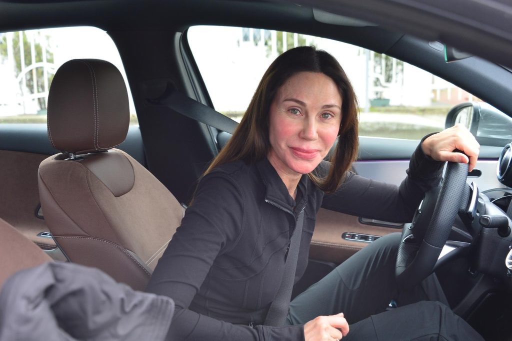 Demet Şener Gözyaşlarını Tutamadı: “Ağladığım Akşamlar Oluyor”